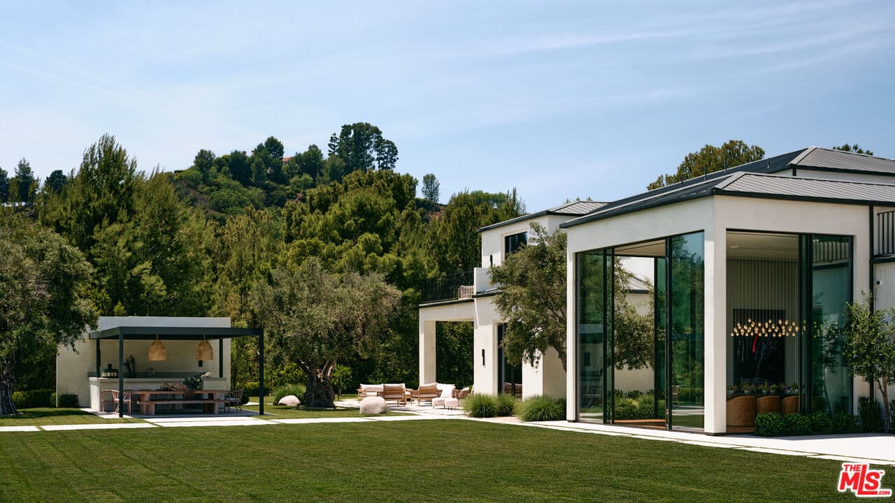 73 Beverly Park Ln photo 2